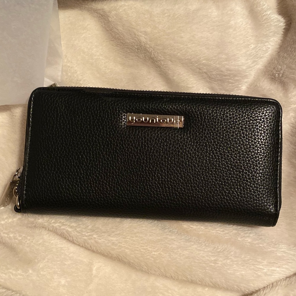 Younique wallet brand new